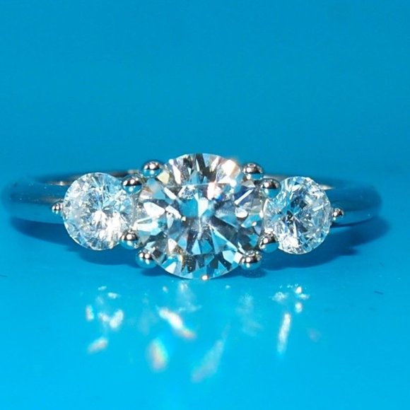 Beautiful 3 Stone Anniversary GRA Certified 2.00ctw Moissanite Diamond Ring - Picture 4 of 9